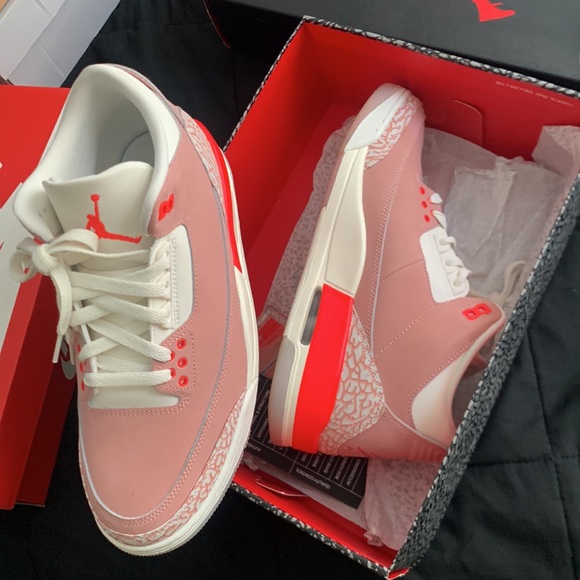 COPY - WMNS AIR JORDAN 3 RETRO 'RUST PINK' - Picture 2 of 6